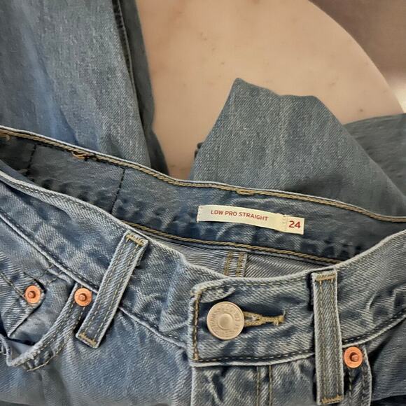 Levi’s Women’s Low Pro Straight Jeans Blue High Waist 24 Medium Wash - Picture 5 of 7